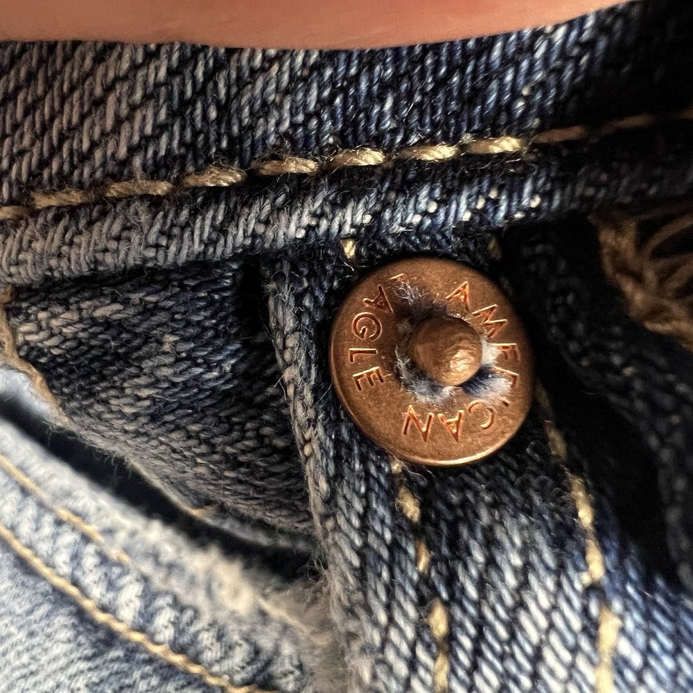 American Eagle Tomgirl Jeans Size 10 Regular Medium Wash Straight Button Fly - Picture 8 of 16